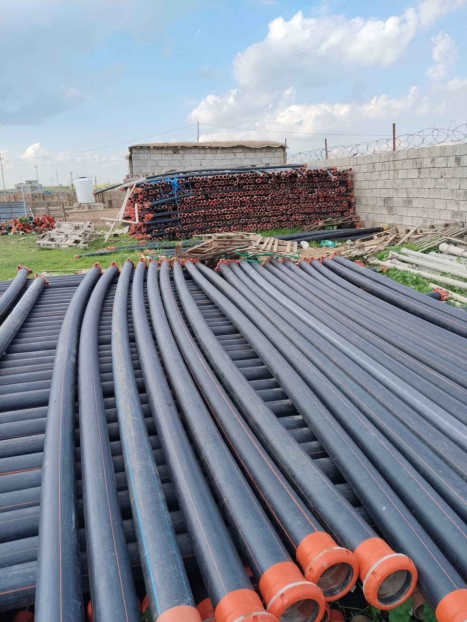 للبيع مرشه ٧٠ دونم 
موصل قريه الشمسيات ***********
بواري ثنين ونص عراقي نوعية جيدة 
بواري خمس انج تركي اردنت 
نوزل تركي 
تقسيم+قفل تركي
