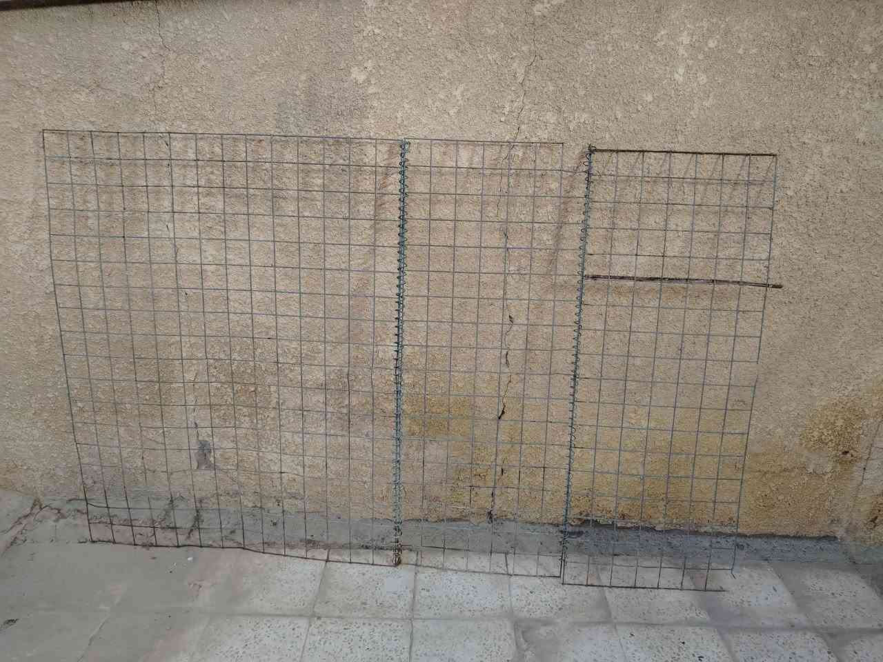 هيسكو أمريكان ارتفاع متر و ٤٠ سانتيم وطول 2 متر و20 سانتيم مكان مدخل رازي ***********
