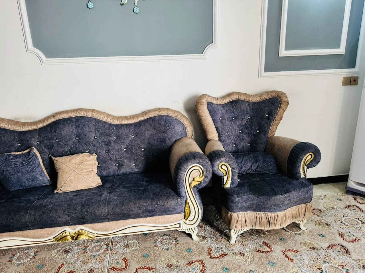 بغداد مدينه الصدر
تخم عشر مقاعد تسكام نظافة جيده السعر ؛550
رقم الهاتف ***********
