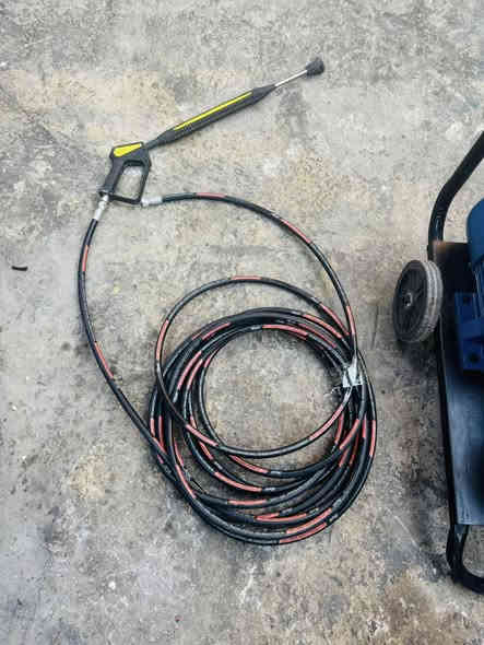 مضخة ايطالية 200 بار 
ماطور سنكل 5.5 حصان
مستعمل نظيف  جدا  
صوندة مسلح 15 متر + مسدس 
ضغط عالي كفالة عامة من كلشي 
السعر 625 الف 
مكاني بغداد 
***********
