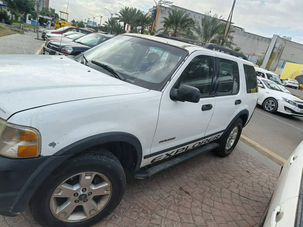 للبيع فورد ٢٠٠٥ مال مزاد بلاديه مكينه جديده مكفوله من الدعاميه لدعاميه خير من الله سعره ٦٠ بي مجال لشراي معامله كامله بسمي وكاله مطلقه باسمي يمشي معامله عله الرقم مكانه بغداد حي الاصلاح للاستفسار اتصال  عله الرقم *********** بغداد, العراق
