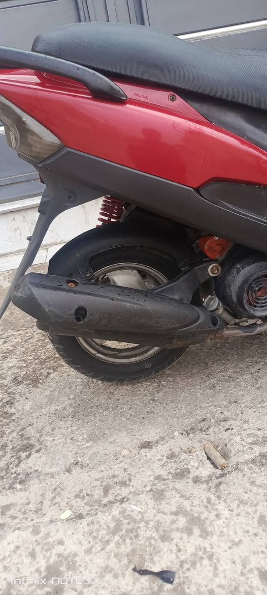 سلام عليكم دراجة ماكس للبيع كهربائيات كلهة شغلة الدراجة منزلهة رنبة مكفولة سوادات و مكينة لا تنقص ولا تدخن ولا حتة صوت الدراجة خرسة مبدل بيهة بس كفرات وكفرات خذتهن مل تفصيخ نكرة سلف هندر شغالا صلنصة و ويل ومكينة نفس الختم مكاني واسط مركز مدينة  السعر خاص للستفسار ***********
