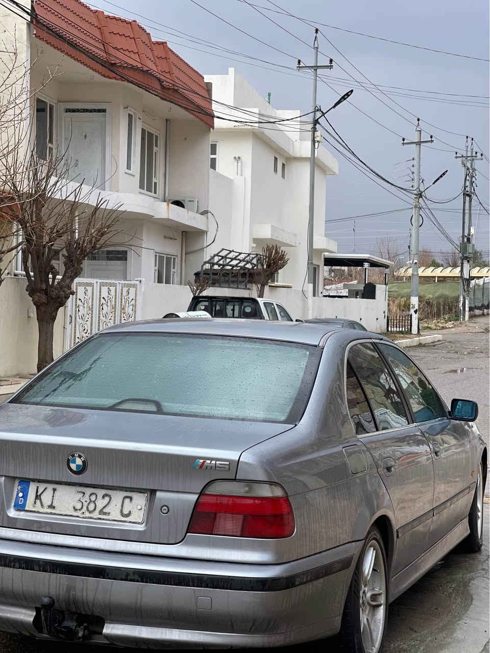 BMW 525 دابل دیجێتەل
1998
منافیست ایبراهیم خلیل خرامە بە شەرت
سەقف و حیزام بە شەرت
گیر مەکینە تەقە و راقە بەشەرت 
بیلەد ٥ پەردە
٥٦وەرقە و مجال
ژ.*********** أربيل, العراق
