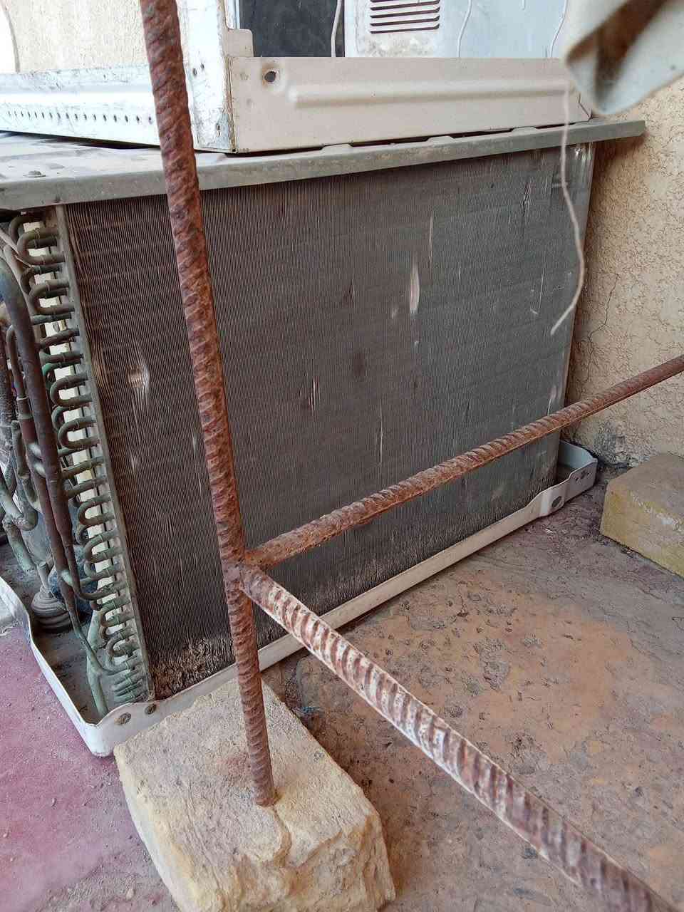 مكيف عاطل للبيع نوع كاريرا السعر ١٢٥ الف 
***********
