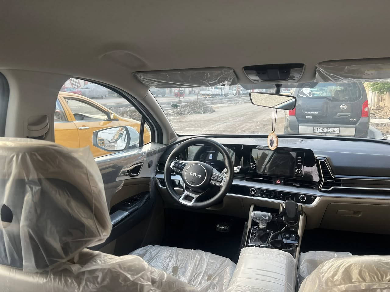 سبورتج خليجي موديل 2025 ماشيه 18 ألف أخت الزيرو فول مواصفات عدا الفتحة والكشن مخمل السعر 240$ رقم بغداد ومكانها بغداد*********** 
للتواصل
