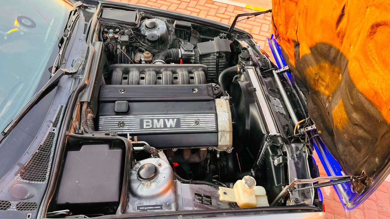 BMWللبيع 525اصل
موديل 1992
بدون صبغ عام 
بدون حادث 
شرط كلشي بالسيارة بلادي 
باتري جديد بالكارتون 
محرك جديد مال حاوية 
صدر امامي خلفي كلة جديد بشرط اكبر طسة ماتحس بيها 
نوزلات وبلكات ومجاول كلة. جديد بشرط 
ويل شمس جديد مال الشركة 
كهربائيات ابلادي 
تبريد شغال مثل الثلج 
تدفئة شغالة
شاشة اندروايد اخر اصدار
كاميرافول HDوتحيد أشخاص وسيارات 
رادار خلفي وحساس 
اربع جامات كهرباء 
داخل صاج 
كشانة جلد كهرباء 
ارظية مغلفة جلد بالكامل 
السيارة شرط بدون قطرة خياس 
فقط صبغ قطعتين
رقم دولي الجديد صلاح الدين
محرك السيارة مسكر عدل المرغوب 
مكان السيارة صلاح الدين 
للاستفسار 
***********
السعر 77وبيها مجال
