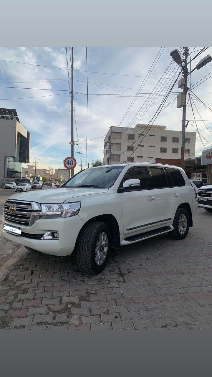 لاندکروز Gx 2010 
مواسفات قەتەری 
 چوار پارچەی گۆڕاوە
دەرگایەکی پەمپە 
جەمپێکی خەفیفی پێشی هەیە 
قنجێک لە بەتانەی ، بێ ئێڕباگ 
مەکینە V6 قەپاغ کرایتەوە 
ڕەقەم هەولێر سەنەوی نوێ 
ڕۆیشتن ١٧٢ هەزار کم  
نرخ ٢٧٨  وەرەقە
*********** واتس ئەپ📞 أربيل, العراق
