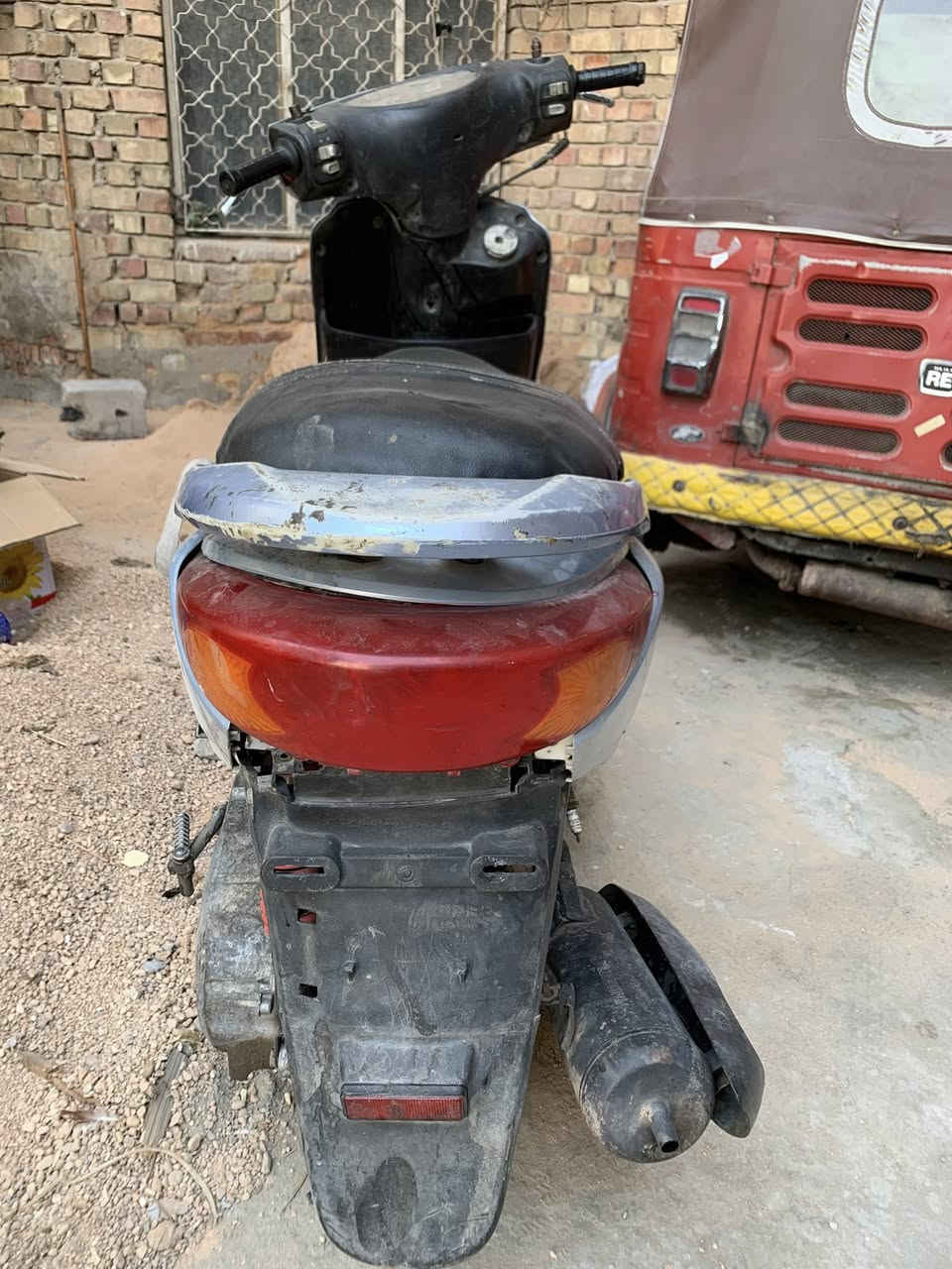 دراجه بريز شغاله سلف وهندر كهربائيات كامله تجفيت جديده شلعتهة حلوه بيهة نقوصات قليله السعر ٣٥٠ وبيهة مجال بسيط مكاني بغداد الشعب


**إذا كنت صاحب هذا الإعلان وتريد حذفه لأي سبب، رجاءا أرسل رسالة إلى الدعم الفني**