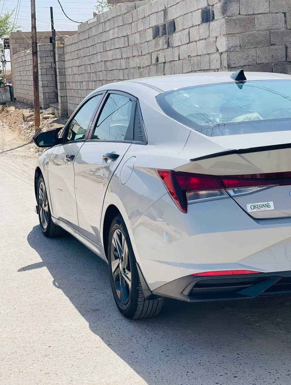 السلام عليكم للبيع الانترا موديل ٢١ لون مميز سياره حلوه وجديدة وباسمي بغداد تحويل ثاني يوم فول مواصفات عدى الفتحة مكينه ٢٠٠٠ دوش المرغوب مكاني بغداد سعره ١٥٠ وبيه مجال بسيط ***********
