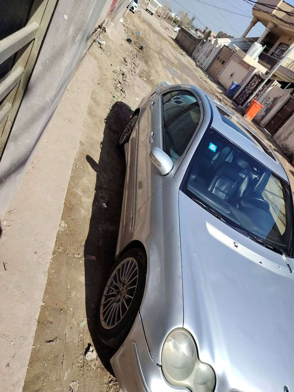 السلام عليكم مارسيدس ٢٠٠٧ مكينه ٦ اسلندر مكفوله كفاله عامه المكينيه بيه خيط ابخار الشراي يتصل ***********
