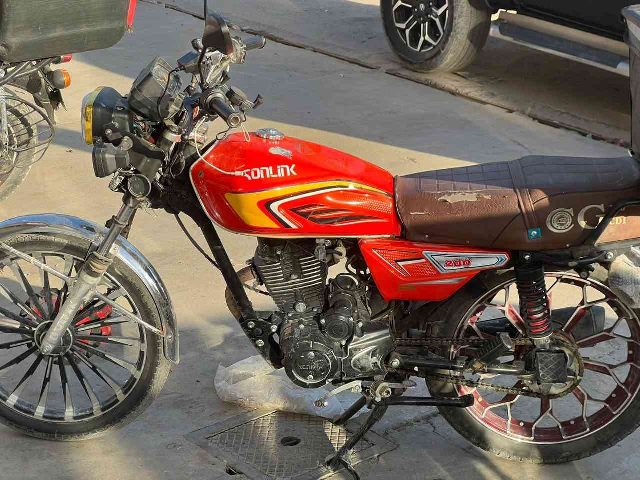 السلام عليكم دراجه ايراني للبيع مكينه مكفوله دراجه نضيفه سعرهه ب600 وبيهه مجال مكاني بغداد العامريه 
الهاتف:***********
