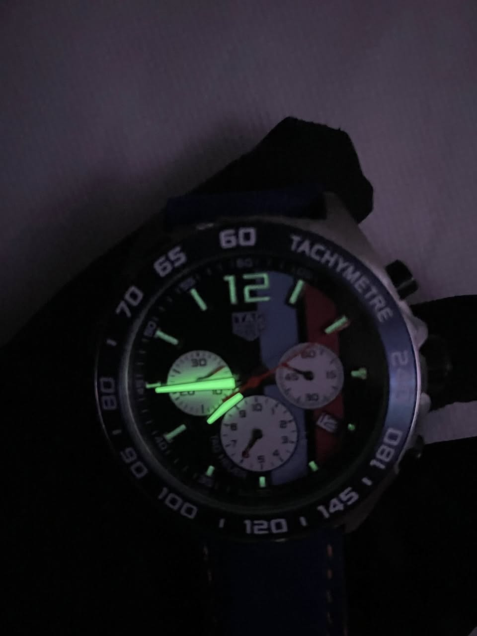 تاك هير قطعه طلعت بل DHL
موديل FORMULA 1
سوبر ماستر مكينه ياباني 
مع كامل الملحقات 
موديل كلش راقي ومميز 
جميع السناتر شغاله 
نضام تصفير وستوب وتش
قفل فراشه جلد طبيعي 
(((مزاد من 50 الف)))


**إذا كنت صاحب هذا الإعلان وتريد حذفه لأي سبب، رجاءا أرسل رسالة إلى الدعم الفني**