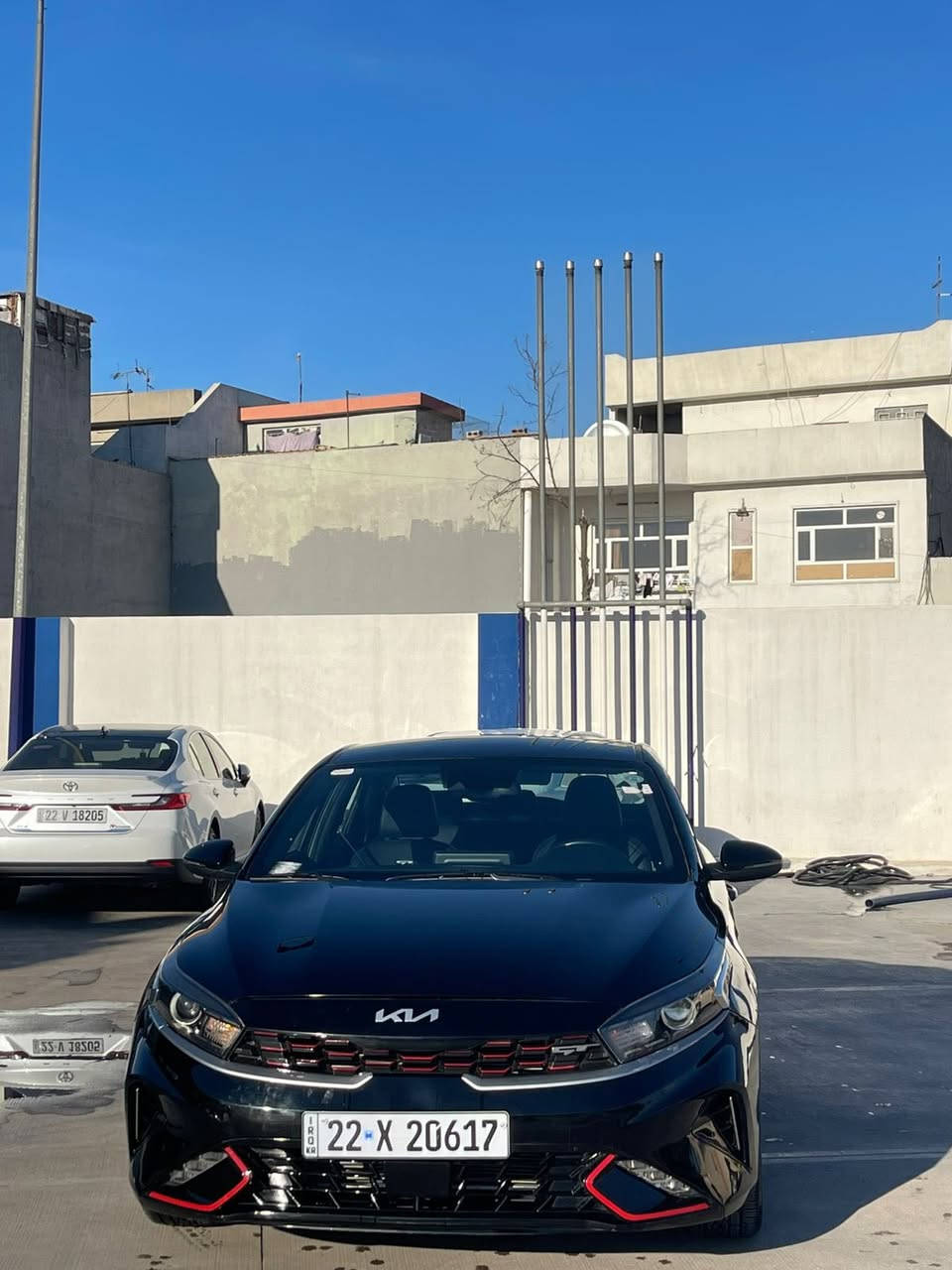 🚗 للبيع: كيا فورتي GT-Line موديل 2023 🚗
مواصفات رياضية | رقم أربيل
سيارة حديثة جداً بنظافة عالية ومواصفات مميزة، جاهزة للتحويل والاستخدام.
تفاصيل السيارة:
• الموديل: 2023.
• الفئة: GT-Line (المظهر الرياضي).
• الرقم: أربيل (هزة وفحص جديد).
• المحرك: 2.0L.
الحادث والضرر:
• البدي: حادث بونيد وجاملغ فقط (صبغ خارجي).
• الدواخل: السيارة بدون دواخل نهائياً (شواصي ولغود سليمة 100%).
• الأيرباك: منفجر ومرجع سستم (شغال وجاهز للفحص).
المواصفات والكماليات:
• رادارات (رادار أمامي + نظام تحديد المسار).
• بصمة تشغيل + تشغيل عن بعد.
• شاشة كبيرة + كاميرا خلفية.
• داخلية GT-Line (جلد وتطريز رياضي).
• إنارة LED نهارية وويل كب 17.
💰 السعر: 147 ورقة ($14,700)
📞 للتواصل: ***********
