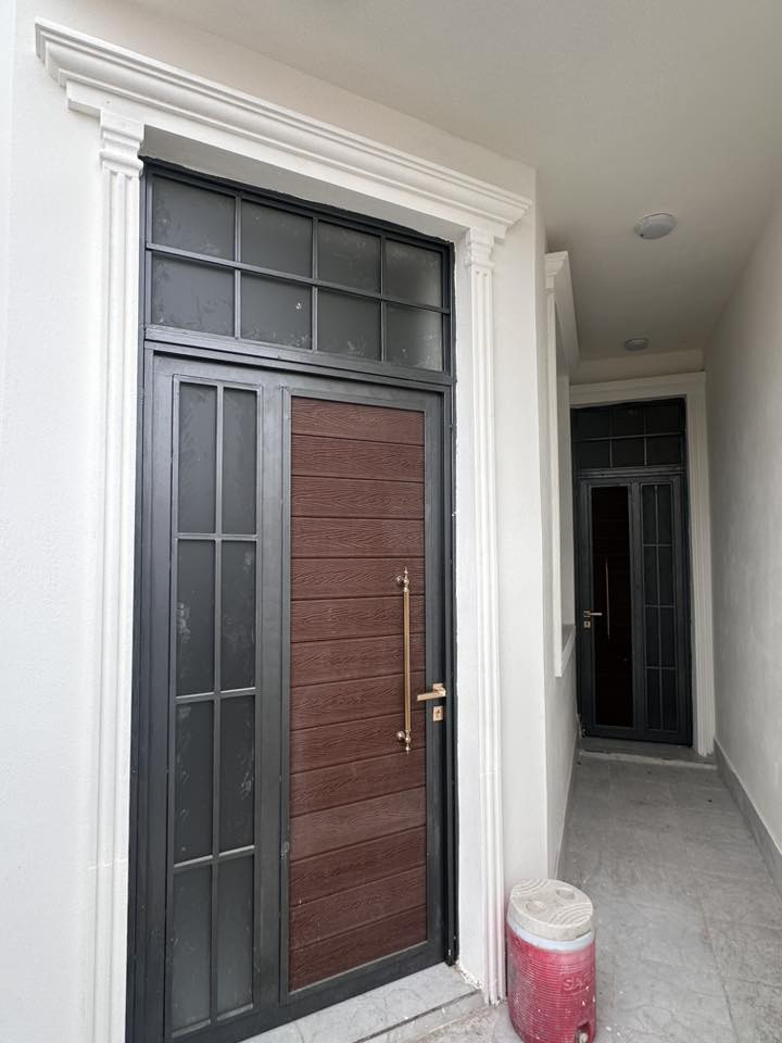 دار للبيع جديد غير مستعمل
المنطقه البكرلي البو حمير ٤٠ م عن الشارع الرئيسي 
المساحه ١٠٠م 
طابقين 
درجه اولى 
اساس رفت بناء طابوق كامل من جميع النواحي 
سخان ماء وماطور 
السعر ٩٢ مليون وبي مجال 
طابو سند زراعي ٢٥ 
***********
