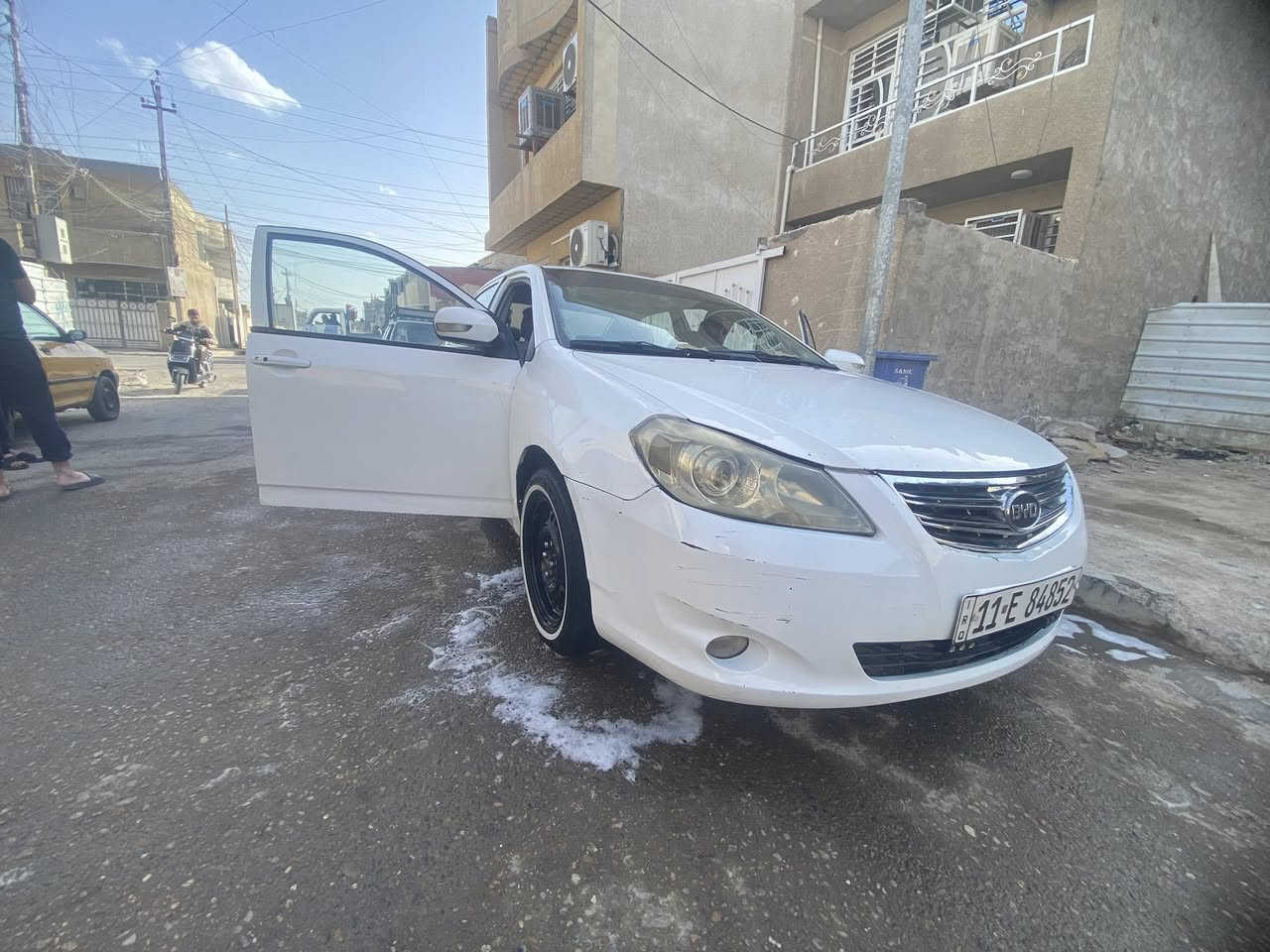 سلام عليكم 🫡
بي واي دي مديل 2013 للبيع 
سياره حلوه ومرتبه غرفته حلوه دوشمه جديده باتري جديد شاشه جديده كامره دواره داشكم امامي.  

كير عادي تاير خط ابيض نقص كمبيراسر واكف رقم انكليزي بسمي 
مكان سياره زعفرانيه 
اتصال (***********)
سعر 56 وبيه مجال
