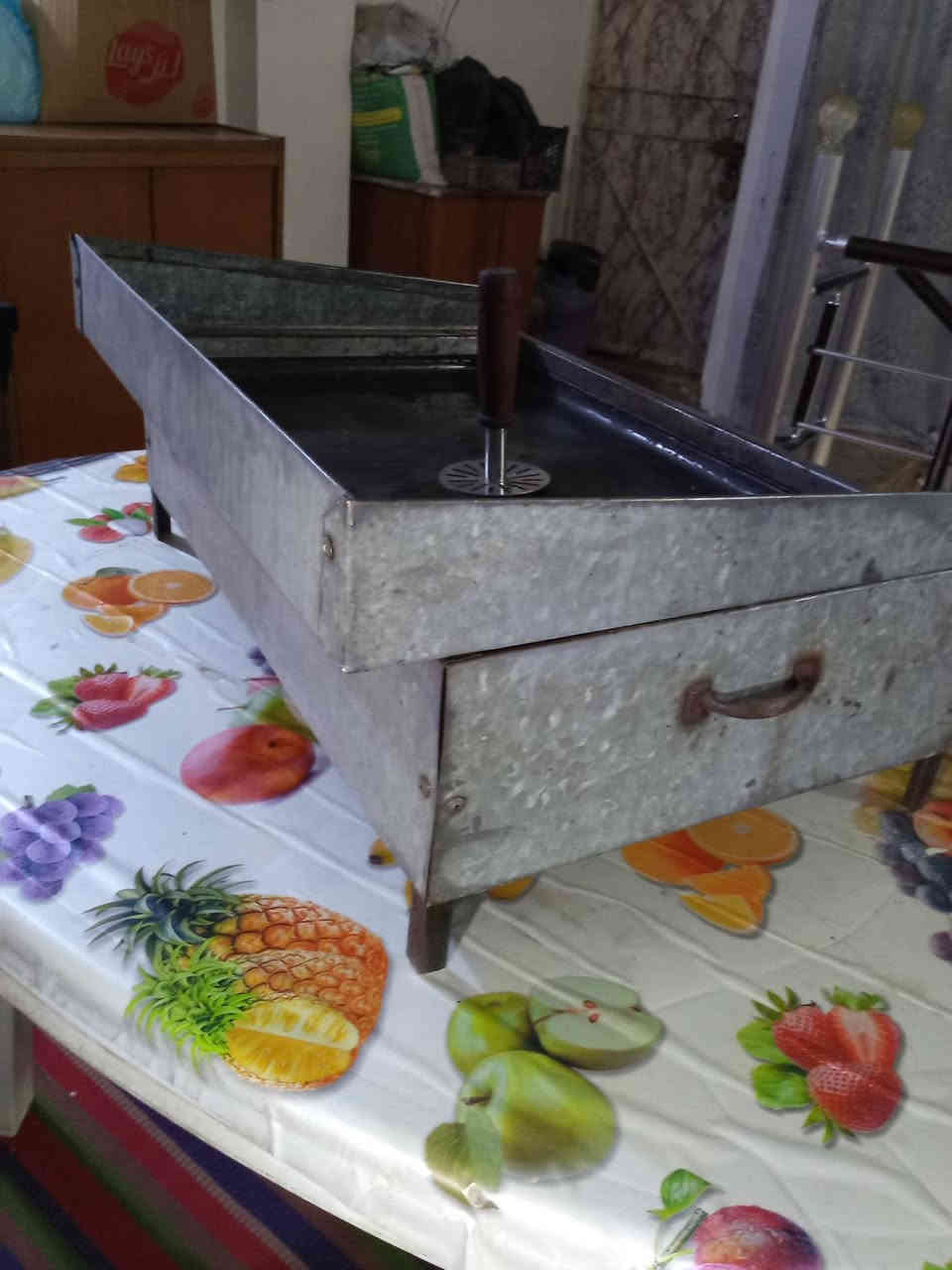 السلام عليكم اخوان للبيع مشويه مال بركر نضيفه
السعر : ب100 وبيها مجال للشراي 
العنوان: بغداد الامين 
ه‍ : *********** 
تواصل وتدلل وتحياتي للجميع 🌹
