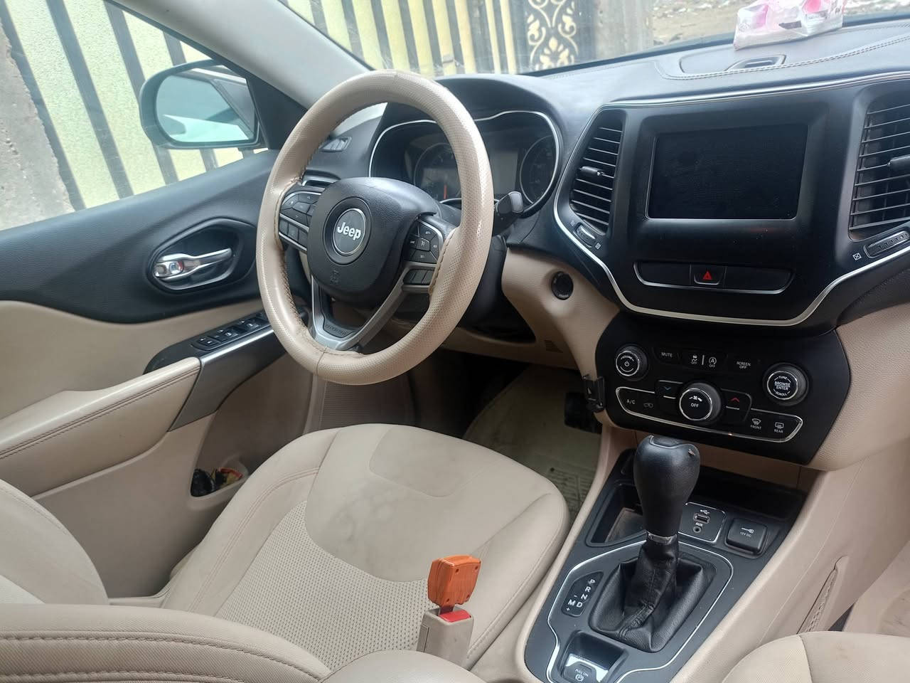 جيب بزون موديل 19 محرك 2400 سعر 135وبيها مجال مراوس بجيب محرك 6 عادي كلشي هم ترهم عنوان ذي قار /سوق الشيوخ ***********
