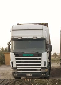 سكا نيا للبيع موديل /2002 راس و عربانه سنوية منتهية مكان بغداد اليوسفي...