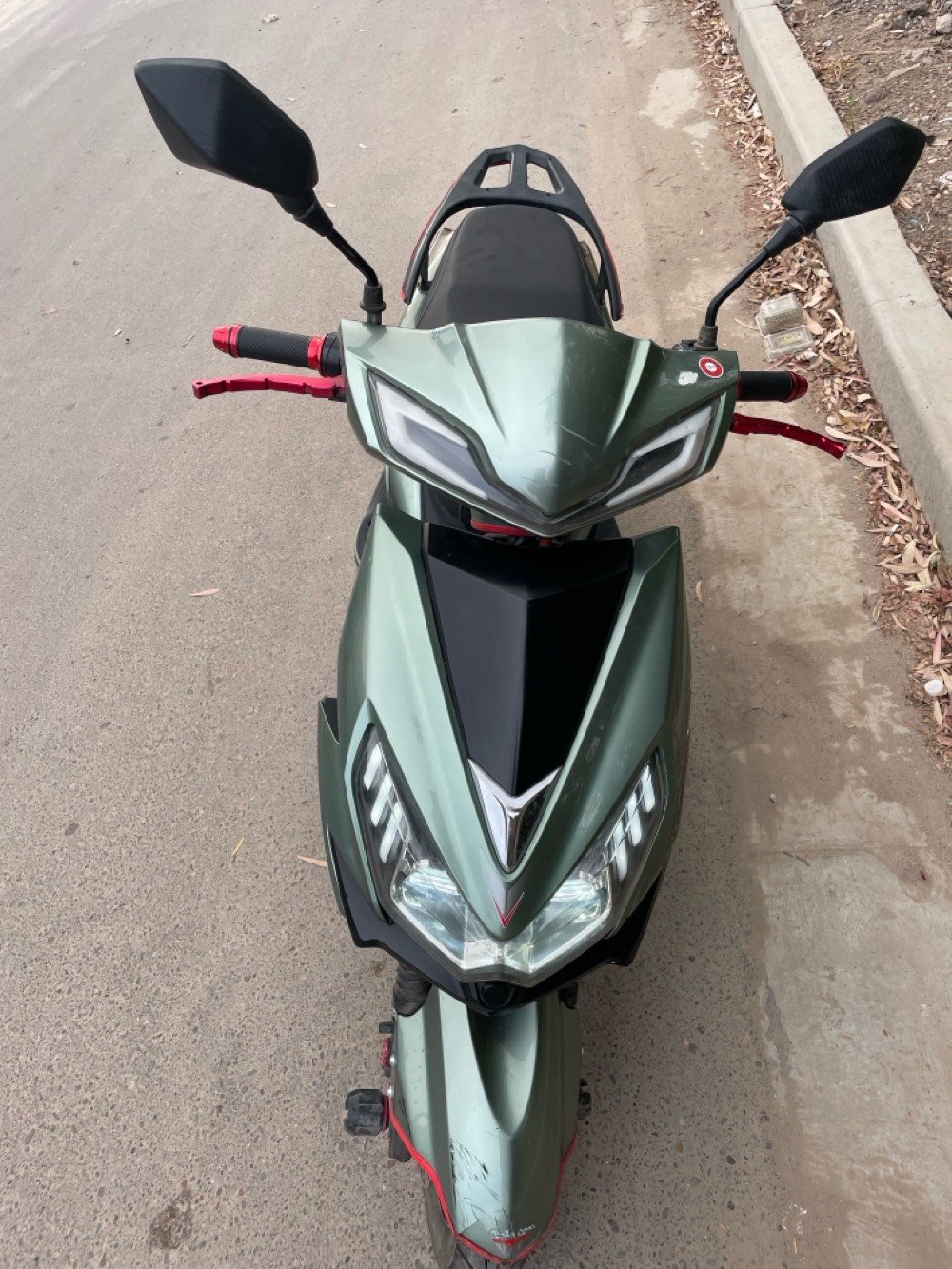 🛵دراجه شحن سكنس 2024
🧵ملف 1500
🟰3 سرعات بمعدل 85 الحقيقي 70 كيلومتر
🔋6 بطاريه استهلاك معدل 75‎%‎
ماشيه 6.900 كيلو متر
🔌كهربائيات شغال
لايت LED زنون عالي
الدراجه نضيفه سعرها مناسب 
اقرا المواصفات زين السعر خاص.