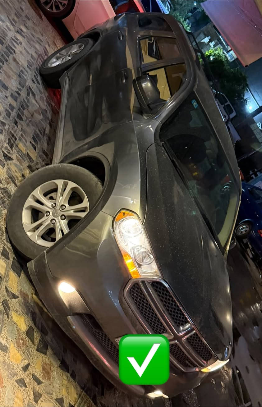 دورنكو ٢٠١٢ رقم بغداد الدولي جديد سنويه وأرقام جدد بسمي تحويل ثاني يوم سياره حلوه وجاهزه محرك ٦ سلندر ٣٦٠٠ سياره مواصفاتها جنطه كهرباء ٧ اراكب ويل كب ٣ قطع تبريد شاشه كامره تبريد ثلاج ترأيها كلش حلو بيها قطع صبخ 
مكان السياره بغداد 
عارضها ب ١٠٧ وبيها مجال لشراي 
***********
