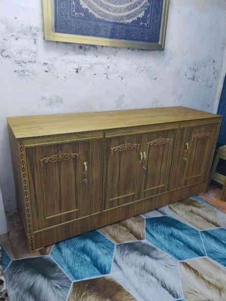 بوفيه جديده حطاطه ما مستخدمه مترتين للبيع السعر 130 بعقوبه التحرير الرقم ***********
