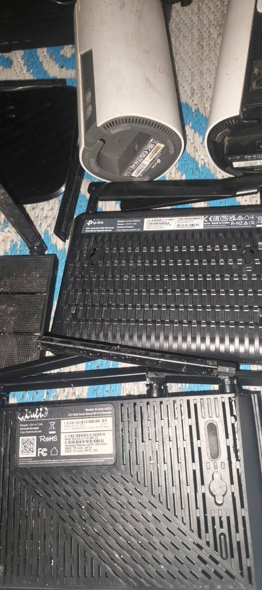 سلام عليكم 
راوتر تبلنك ax21
راوتر هواوي 3000 وايفاي 6
راوتر شاومي 2350 وايفاي 6 
ديكو عدد ٢ m4 و e4
تبلنك c6 عدد 2 
نت كير 1600 
تبلنك 1200 يرهم سيمكرت
للستفسار ***********
