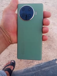 يوجد جهاز تكنو سبارك 20 ذاكره 256 جهاز نظيف رقم الهاتف 07874966305