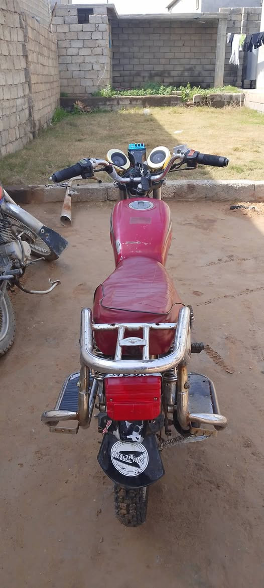 السلام عليكم

موطور للبيع 🏍️

النوع جني ابو التفاحه

جوز تايرات جدد

ام بي ثري جديد 

دشبول وسلف شغال 

السعر ٣٢٥ وبي مجال 

الاستفسار اتصل عل الرقم ***********
