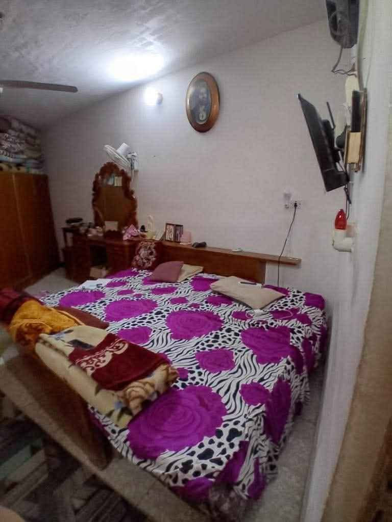 بيت للبيع ورديه خارج خط النفط خدمات كامله 
منطقه سكنيه 
المساحه100متر 
سند25زراعي تحويل مباشر 
تواصل خاص او على الرقم ***********
بي واتساب Singapore
