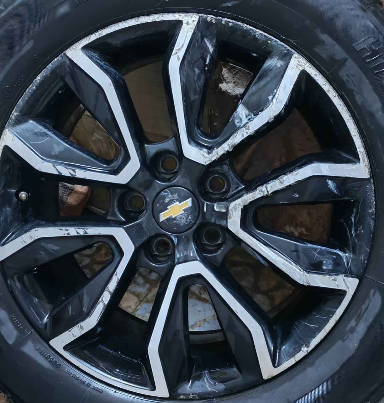 🔹 للبيع – ويل كب شوفرليت تريل بلايزر 2024 active 🔹
✔️ مال تفصيخ كامل مع التاير و موجود حساس جديد
✔️ المقاس: 17 إنج 
بي شخوط مال الحادث مبين بالصوره يفيد كسبير بالسياره او الياخذه و يعرف احد يرتبه و يستخدمه سعره( ١١٥ الف) و بي مجال 
للاتصال *********** او واتساب
او علق و اراسلك
