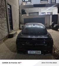 ورحمه الله وبركاته k5 موديل 25 بيها ثلاث قطع بدون دواخل سياره ماشيه 21...