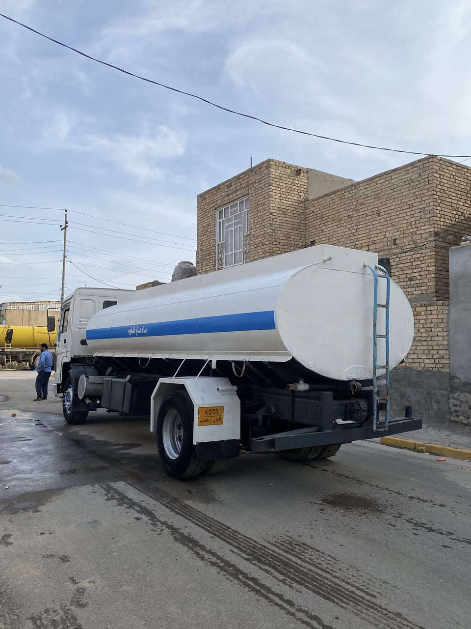 للبيع فالفو FL7 موديل 1992 
رقم سليمانية سنوية براد بدون تحويل 
محرك يبخر گير 4X4 حمولة 14 ألف لتر 
((السعر 70 ورقة 💵 )) العنوان : الديوانية 
رقم الهاتف : *********** .
