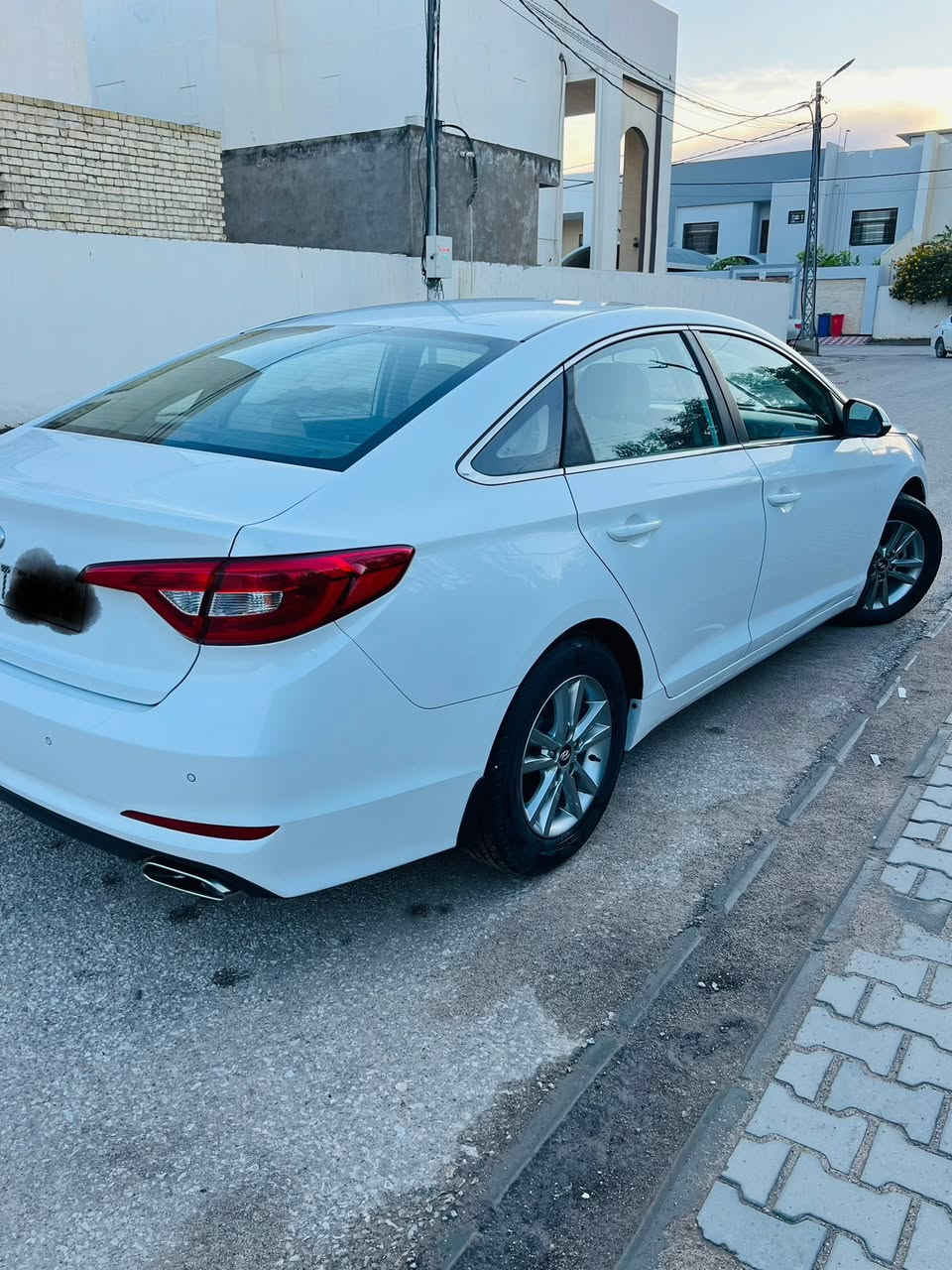 سلام عليكم
سوناتا خليجي موديل 2018 

رقم بغداد دولي بسمي 

هزه وسنويه ل2031 

كفاله عامه من كلشي 

فقط بارد كد أربع أصابع بالجاملغ الأمامي 

وشخط كد شبر بالباب العبري 

مكينه 2400 دوش كفااااله 

ماشيه 70 الف السبير منازل 

سياره جديده بعده بحاله الشركه 

مكاني حله 

***********
