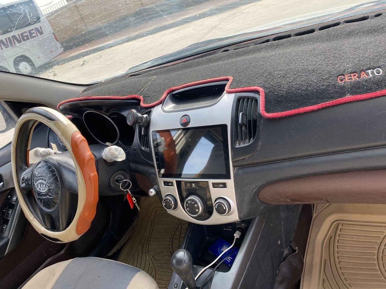 السلام عليكم سيراتو موديل 10للبيع جاهزه مكينه وكير وتبريد ثلج حداديه نص عمر مصبوغه عام السعر 75وبيها مجال قليل خاص مفتوح


**إذا كنت صاحب هذا الإعلان وتريد حذفه لأي سبب، رجاءا أرسل رسالة إلى الدعم الفني**