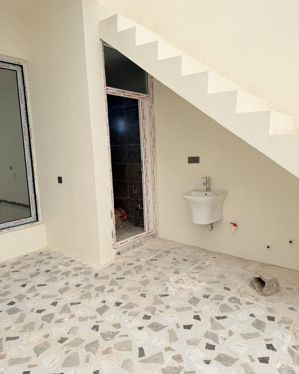 #دار للبيع رقم مو طابو 
#المساحه 120متر
#العنوان قادسيه 16اب  مقابيل حديق قريب سايدين قرب جسر ليلان
#
#السعر 45وبي مجال
للاستفسار اتصال 
***********
***********
