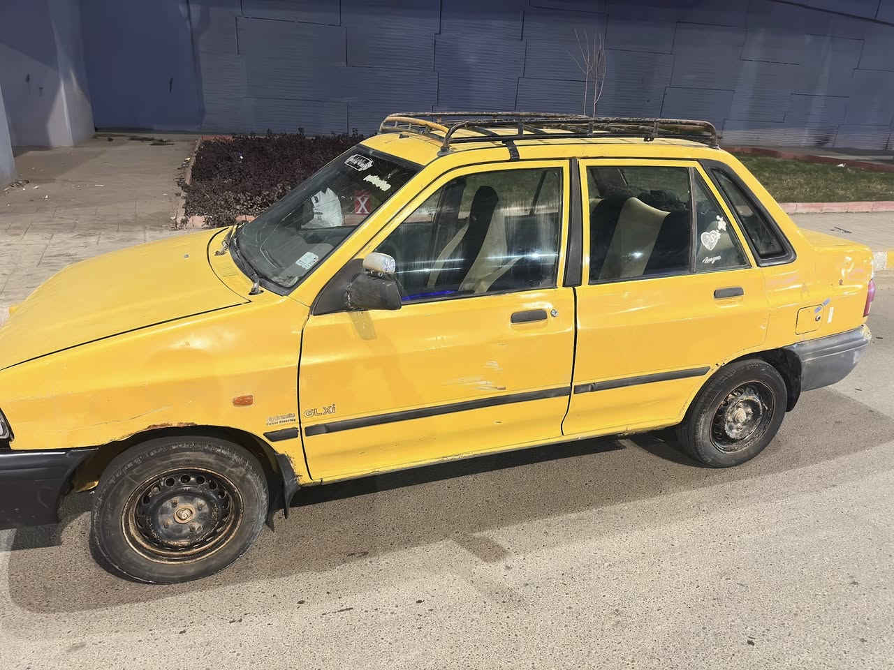 سايبا مديل 2009
دشبول مديل 2012
تبريد شغال 
بيها خيط تبخير 
سنويه ساقطه سنه 
هيئه ومرور عليه 
سعر 22$وبيها مجال حك الجيه 
مكان بغداد الحريه لاستفسار 
***********
