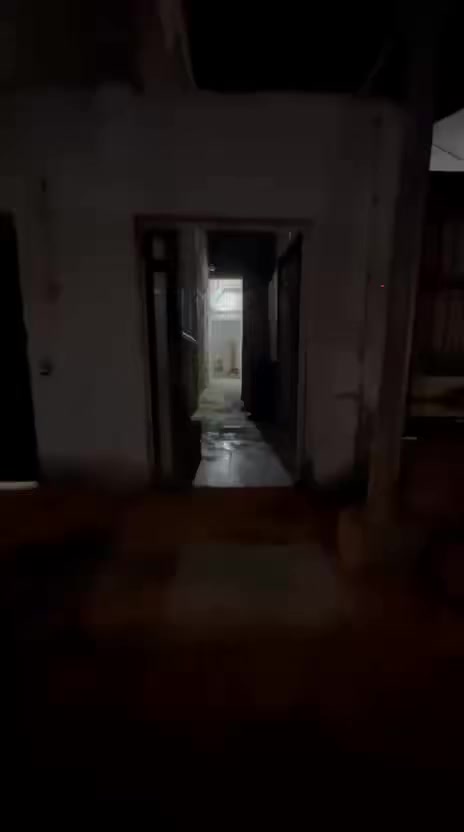 بيت بالجزيرة شارع الصقر مساحه١٢٠غرفتين وصاله ٦/٧. ومطبخ كبير ومناور اثنين.  س ع ر ٤٣وبي مجال قليل 
الصاله موجود السيراميك والمواد كامله تجي وتشوف
***********
