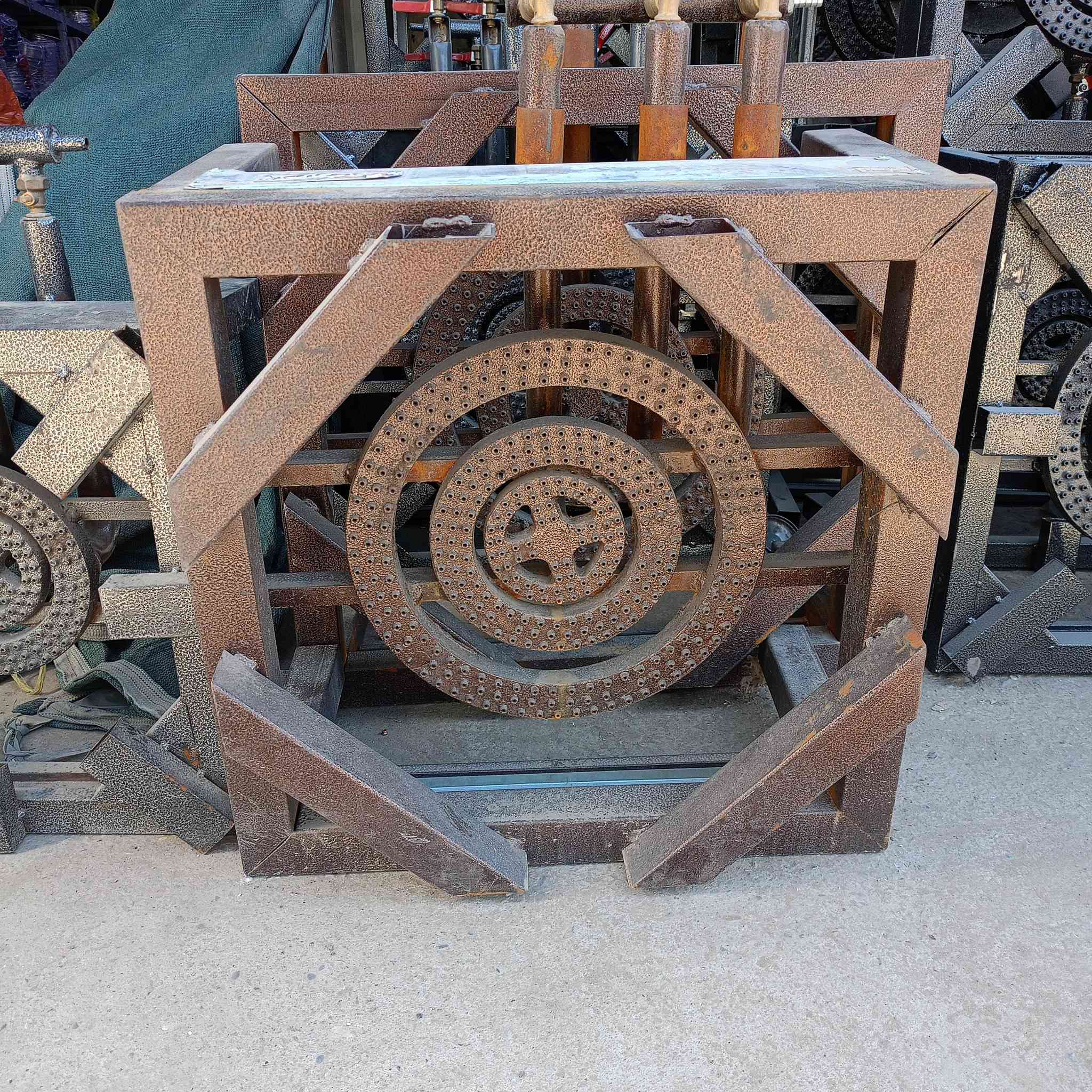 طباخ ايراني ثقيل درجه واله 
قياس 60سم سعر 80الف قفل
توصيل على نقليات الي جميع المحافظات
***********
***********
