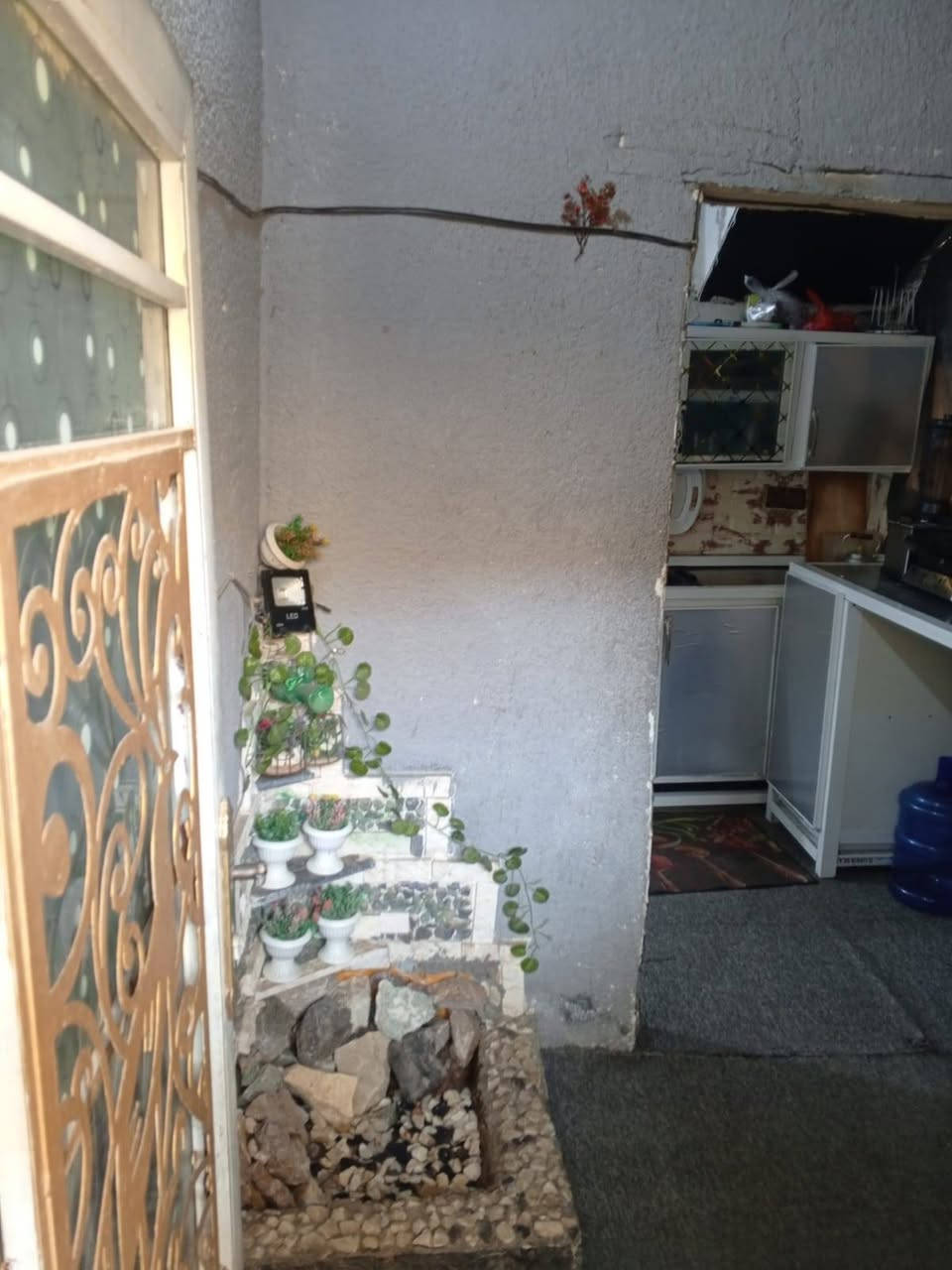 دار للبيع في كربلاء المقدسة
-طابو صرف-
الموقع المميز:
 كربلاء - ملحق الفارس: ركن على ثلاث شوارع ومقابيل مدرسة، والمنطقة مخدمة بالكامل بالتبليط.

مواصفات الدار:

المساحة: 65 متر مربع.

عدد الطوابق: طابقين.

التفاصيل: 3 غرف نوم + استقبال + صالة + مجموعات صحية.

 السعر: 95 مليون دينار (قابل للتفاوض).

 للتواصل والاستفسار (واتساب فقط):
يرجى مراسلتنا عبر الرابط المباشر أو الرقم التالي:
***********

ملاحظة: نعتذر عن استقبال المكالمات الهاتفية، التواصل متاح عبر الواتساب فقط لضمان سرعة الرد وتنظيم الحجوزات.
