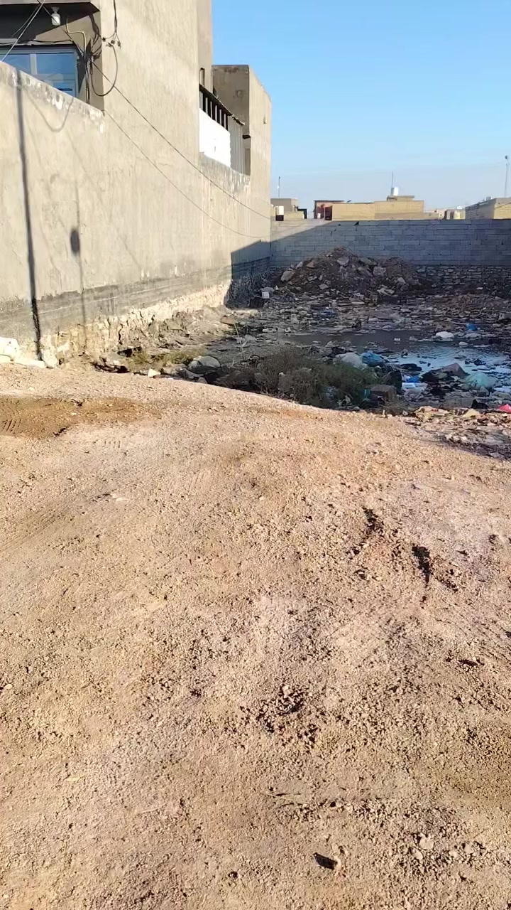 عرصه مساحته ٢٨٠ بحي نفط  وعرض شارع ١٢ متر باقي تفاصيل بالفيديو 
***********
مراوس بيت مرتب @الجميع
