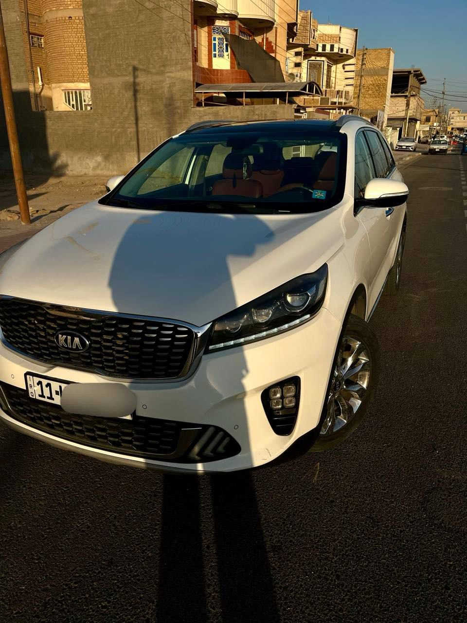 السلام عليكم ورحمة الله وبركاته 
كيا سورنتو 
المواصفات 
مديل 2020
بانوراما
كشتات قرميدي 
سته سلندر 
رقم بغداد بسمي تحويل ثاني يوم 
سنويه مجدده جديده
مكفوله السياره عدى بارد بسيط موضح. بل سونار 
أربع أصابع 
ماشيه 71 الف حقيقي 
مكان السياره كربلاء 
رقم الهاتف ***********
السعر 275 وبيه مجال
