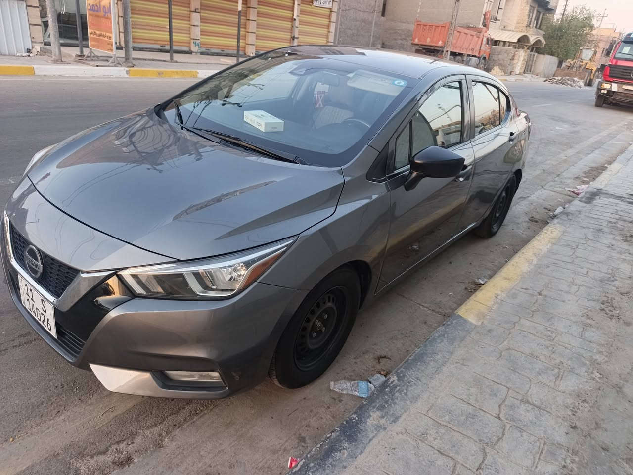 السلام عليكم
فيرسا موديل ٢١ امريكي حادثه مثل ما موضح بالصور السياره بصمه رادار مواصفات( SV ) السياره رجعت عمرته مره ثانيه صبغة الصفحه مال السايق وبيه طخه جاملغ الايسر الخلفي مكان السياره حي تونس 
***********
