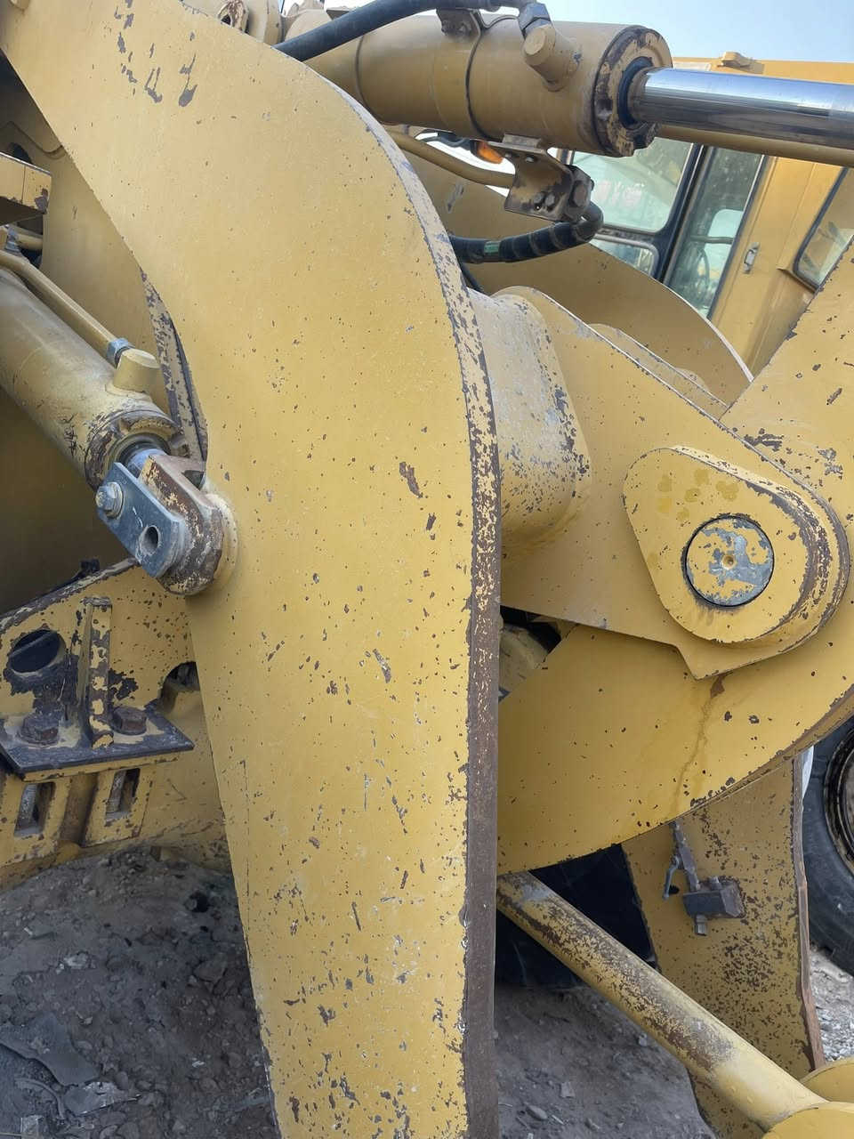 عندي شفال كتر h ٩٣٨
موديل ٢٠١٠ 
دخول جديد 
منفيس بصرا 
مابي سبوخ 
كلو بشرت 
*********** واتساب
كورك***********
مكن اربيل
