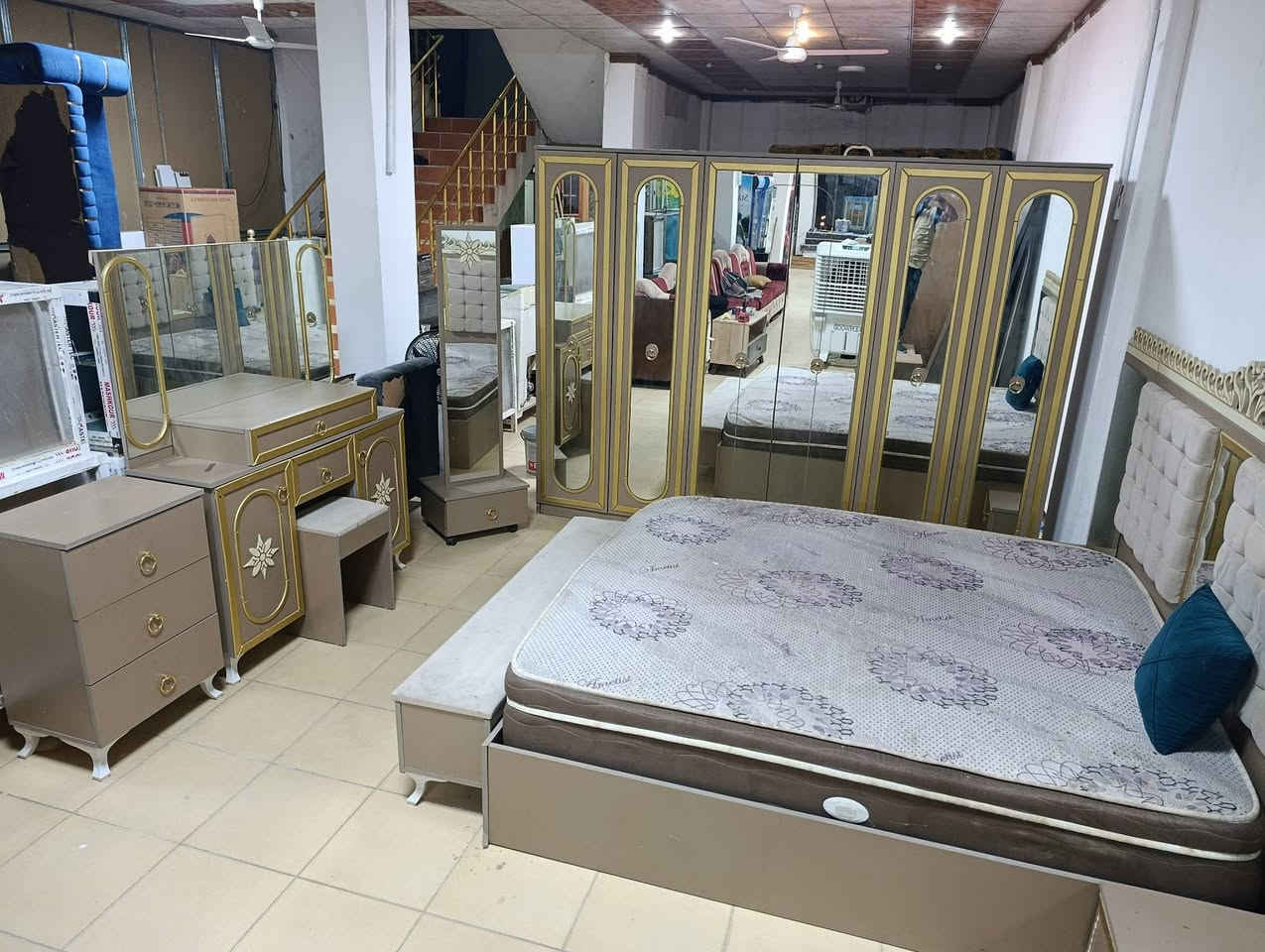 معرض أبو فواز للأثاث المنزلي
يتوفر لدى معرض ابو فواز للاثاث المنزلي الجديد والمستعمل 
غرف نوم تركي 9قطع 👌👌 استعمال قليل نظافة 90/100

العنوان تكريت شارع الزهور مقابيل كليه التربيه للبنات معرض ابو فواز للاثاث المنزلي الجديد 👉👉👌

للاستفسار. ***********
