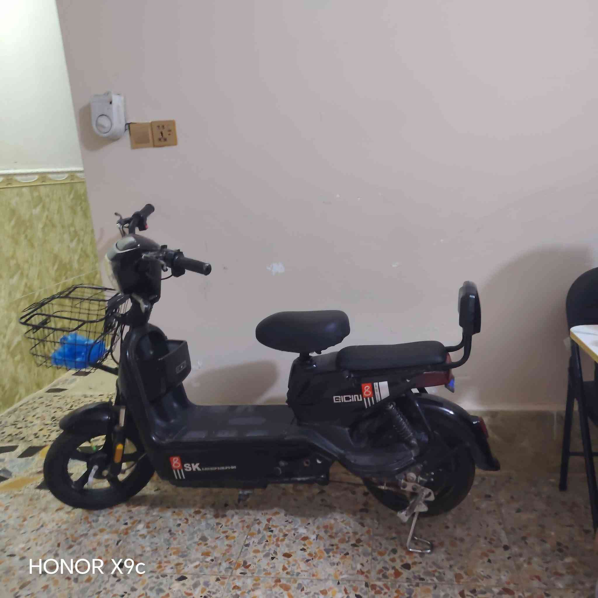 السلام عليكم دراجه شحن للبيع حجم 14 علمن البطاريات يرادلها تبديل نضافتهه 80 بلميه السعر180  وبيها مجال قليل   ***********
