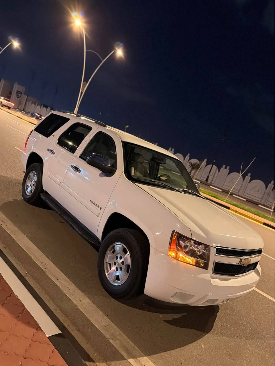 سلام عليكم تاهو خليجي مديل 2008 خليجيه سياره كفاله عافه فقط لباب الامامي بيه صبغ قليل سياره جديده بل كارتون جاهزه حداديه مكينه كير تبريد كله جاهز سياره ما متعوبه ادوات سياره  وهسه انفتح التسجيل  السعر 120 وبيه مجال  رقمي فقط شريحه *********** مكان سياره البصره قبله حي المهندسين  رقمي فقط واتساب بدون شريحه *********** البصرة, العراق
