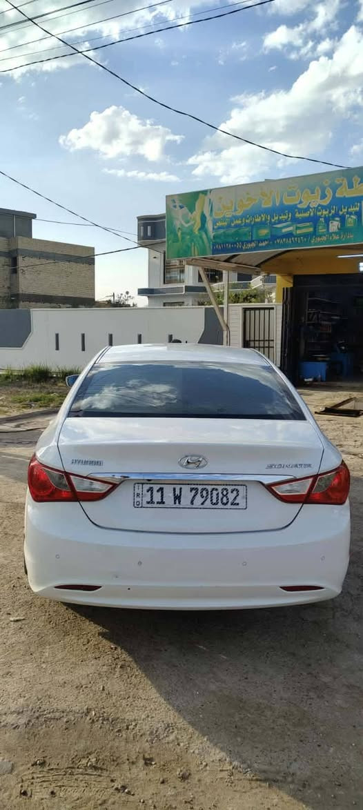 السلام عليكم 
سوناتا موديل ١٣ 
الشركة العامة للسيارات
كفالة عامة
شفتات ستيرن
مري شفط
حساسات خلفية
اشاير بالمري 
محرك ٢٤٠٠ دوش
وباقي الموصفات معروفه
مكلف بالنشر 
رقم صاحب السيارة *********** ديوانية, القادسية
