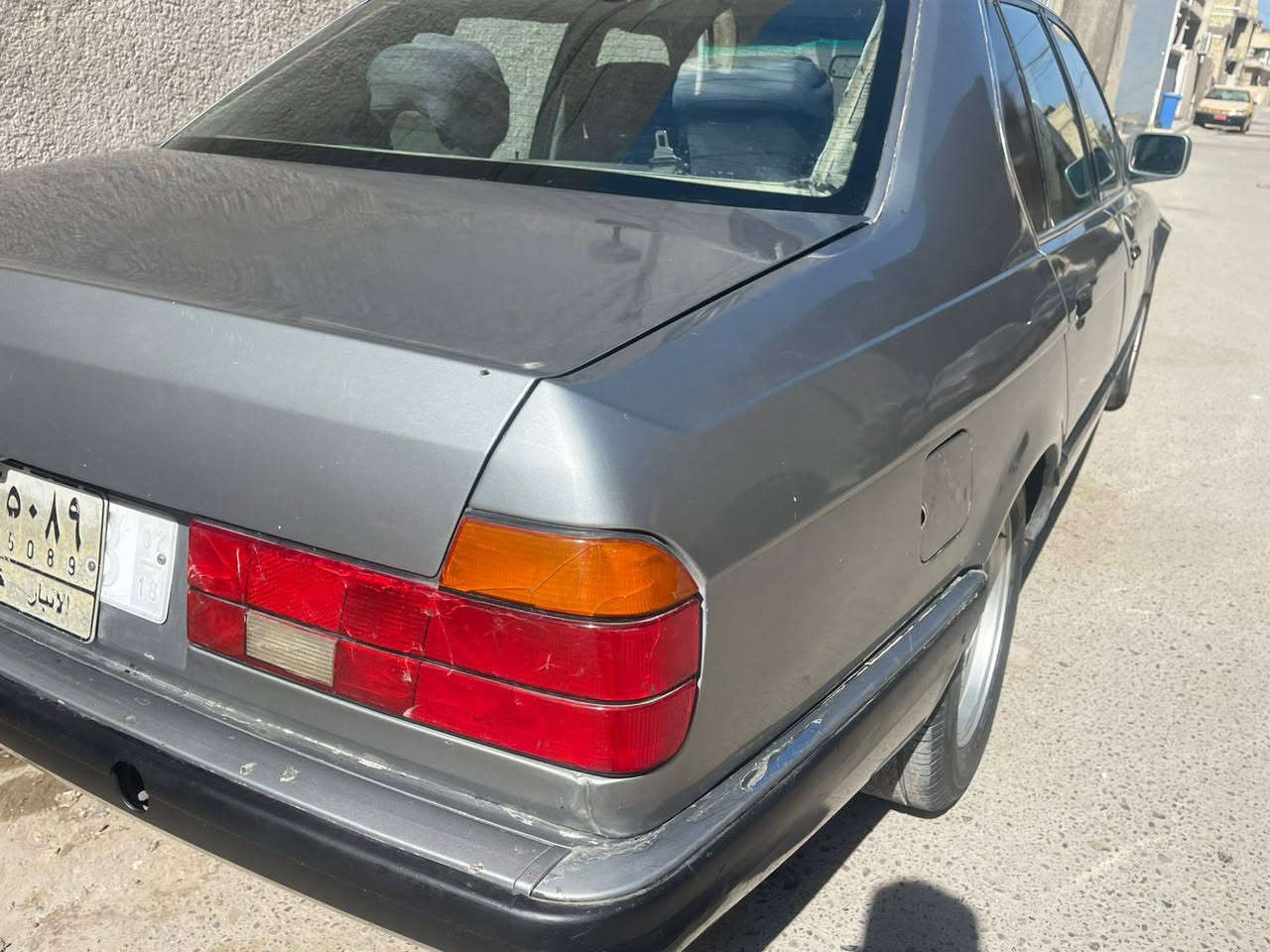 السلام عليكم بي ام موديل  98.   730 
سياره بلاديه خير من الله كير ومحرك 3000  حاويه ترايك وين ما يعجبك سياره مال جناي كهربائيات تائرات نضاف باتري جديد ما بيها اي نقص فقط يده باب سائق سياره تحويل السعر 48 او مراوس عادي ايش عندك نزل مكاني بغداد***********
