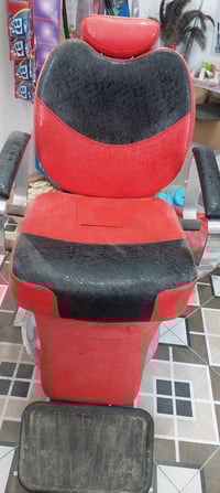 كرسي حلاقة • ما مستخدم