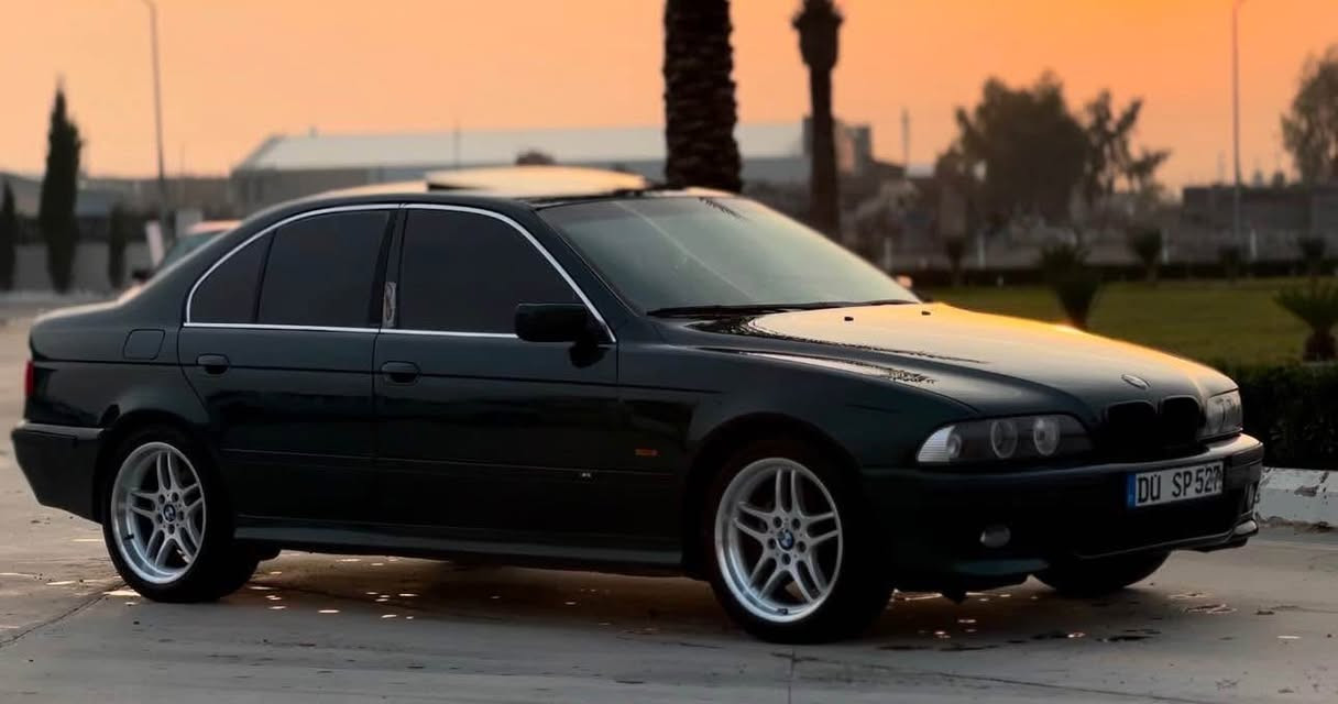 بە ناوی خوای گەورە
خوای گەورە بیکاتە قسمەتی هەموو لایەک
بیئیم سەقەر مۆدیل ٢٠٠٢
سەیارەکە سوکان عەکس بووە گۆراوە بۆ سوکانی خۆمان بە شەرتی ئەوەی کەس هەست نەکات 
سەیارەکە قەپات مواسەفاتە بەس کوشن کارەبا نییە
تازە تەعمیرە هەموو گیانی بە شەرت 
مەکینە ٥٢٥ دەبل دیجیتال بوخاریشی بە شەرت 
3گێر ئۆتۆ عادی سپۆرت
سلایت شوشە 
ناو زەرد 
لایت ئەلقە 
Cd box 
پشت و پیش M
٤ویل تایەی لۆکی M18
تازە بۆیاخ کراوەتەوە لەسەر ساخی بە شەرتی ئەوەی چەکوچی نەبێت 
گێر مەکینە کارەبای و قووەتی هەموو گیانی بە شەرت 
هەموو شتێکم نووسیووە مشتەری دەتخەمە سەر چاوم
شوێن رانیە 
٦٠گەلاو مەجالێکی برایانە 
*********** 
ڤایبەر واتس ئەپ رانية, السليمانية
